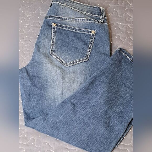 New Directions ND Weekend embroidered cropped jeans size 10 - Picture 1 of 4